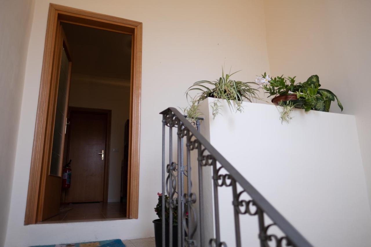 Apartamento Casa Alina- Art House Foligno Exterior foto